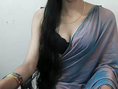 Snapshot of love_aruhi chatting on 09-26-25, 03:46 love aruhi online show from 09-26-25, 03:46