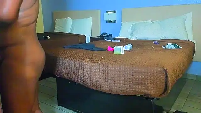 CinnaCakesss online show from 11-28-25, 06:02