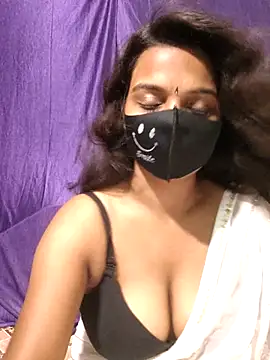 cutie pei002 online show from 10-31-25, 03:14