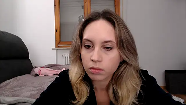 L Sofia online show from 11-13-25, 04:55