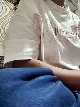 Snapshot of meenu_bhabhi547 chatting on 10-06-25, 04:02 meenu bhabhi547 online show from 10-06-25, 04:02