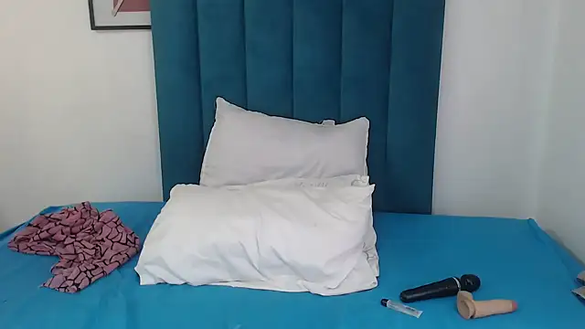 Bella 2025 online show from 10-07-25, 01:01