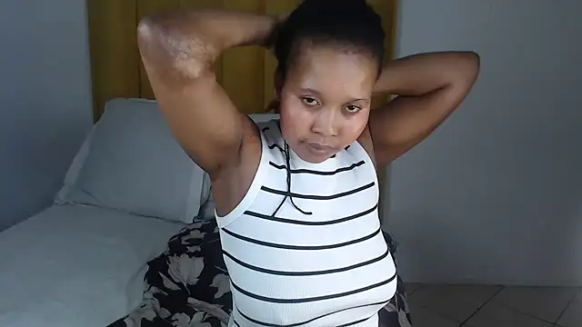 Bella 2025 online show from 01-14-26, 04:54