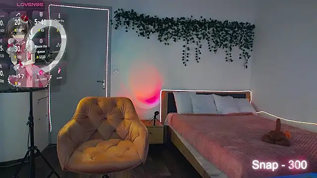 EvaLone1 online show from 04-05-26, 07:53