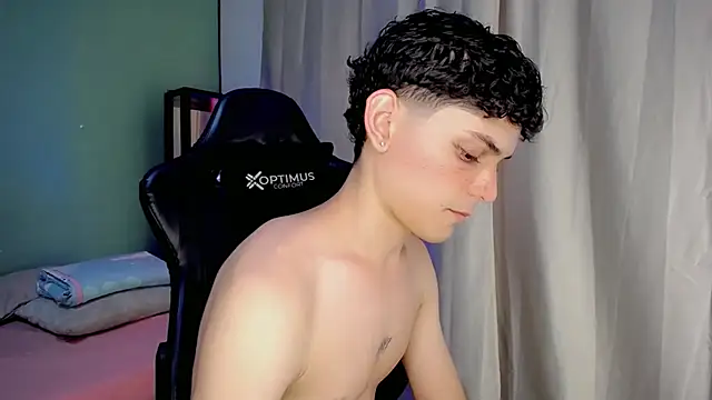 dilan hott  online show from 11-14-25, 08:23