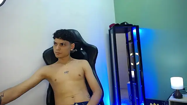 dilan hott  online show from 12-21-25, 08:20