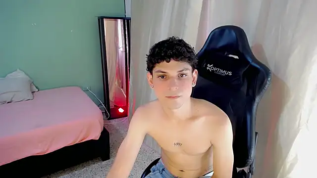 dilan hott  online show from 11-11-25, 08:03