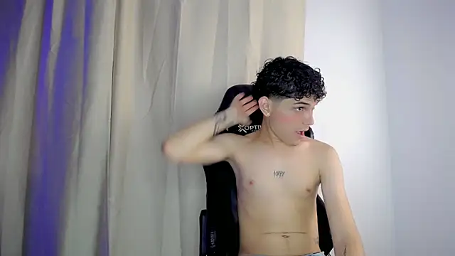 dilan hott  online show from 10-25-25, 08:31