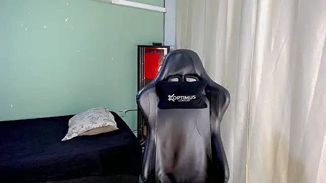 dilan hott  online show from 11-27-25, 07:47