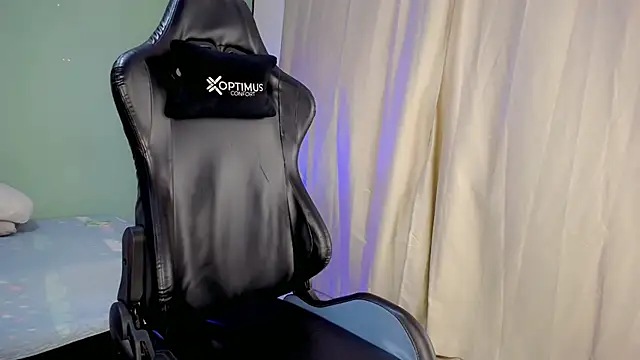 dilan hott  online show from 11-08-25, 08:45