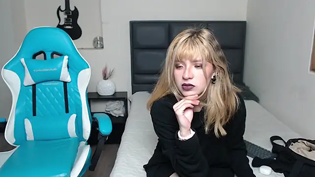 Amnesia  online show from 10-27-25, 01:01