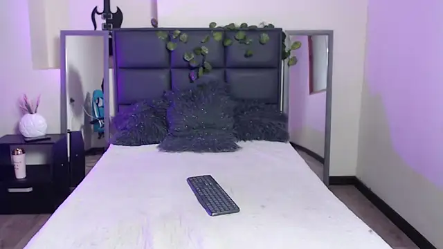 Amnesia  online show from 11-10-25, 01:05