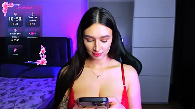 Veronica Larsson online show from 11-14-25, 08:12