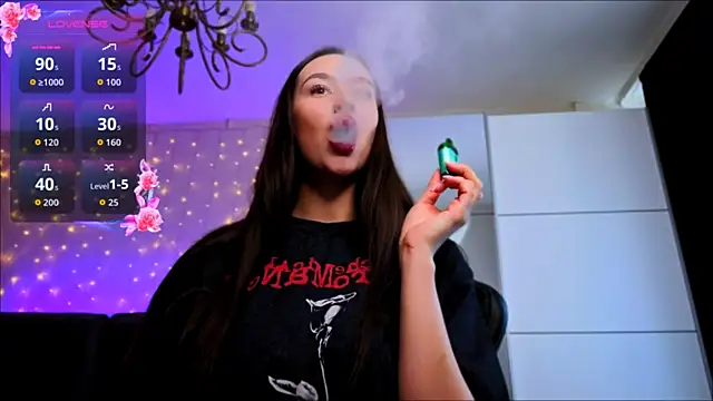 Veronica Larsson online show from 04-10-26, 12:45