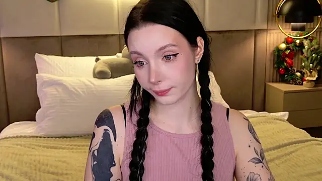 Goldy Stark online show from 12-19-25, 08:44