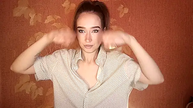 Snapshot of Awora_Wolf chatting on 09-20-25, 02:33 Awora Wolf online show from 09-20-25, 02:33