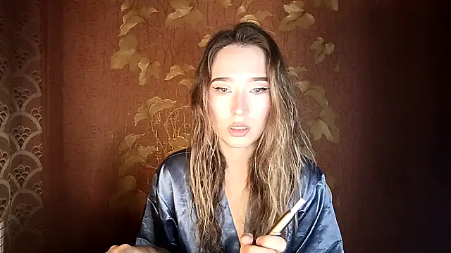 Snapshot of Awora_Wolf chatting on 10-18-25, 08:00 Awora Wolf online show from 10-18-25, 08:00