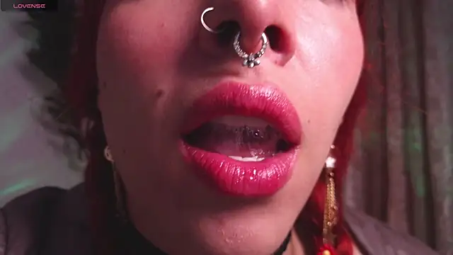 bri von dhara   online show from 11-25-25, 03:56