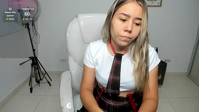 Aiilyn Ds online show from 09-11-25, 09:42