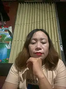 Snapshot of Dunmii chatting on 10-08-25, 02:40 Dunmii online show from 10-08-25, 02:40