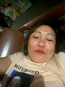 Snapshot of Dunmii chatting on 09-17-25, 03:25 Dunmii online show from 09-17-25, 03:25