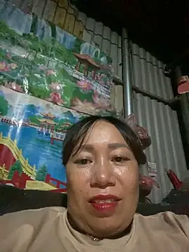 Snapshot of Dunmii chatting on 09-18-25, 12:41 Dunmii online show from 09-18-25, 12:41