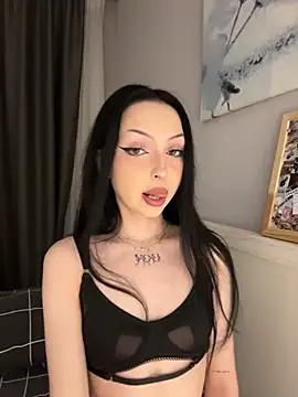 Lina Thornton  online show from 04-10-26, 05:53