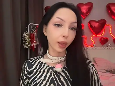 Lina Thornton  online show from 07-28-26, 04:27