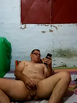 Snapshot of voyerista50 chatting on 09-18-25, 04:48 voyerista50 online show from 09-18-25, 04:48