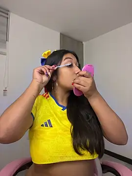SharaRous online show from 06-18-26, 01:26