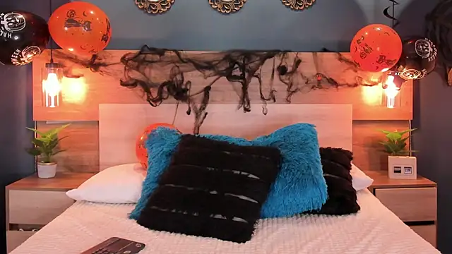 Snapshot of SusanAdams1 chatting on 10-31-25, 01:35 SusanAdams1 online show from 10-31-25, 01:35