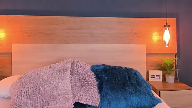 Snapshot of SusanAdams1 chatting on 12-13-25, 08:04 SusanAdams1 online show from 12-13-25, 08:04