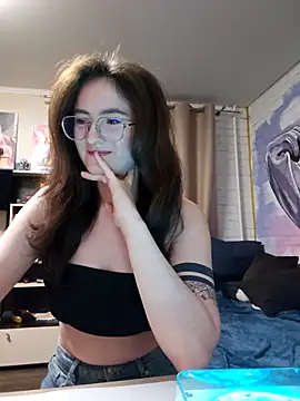 SophiaHarris online show from 10-04-25, 02:40