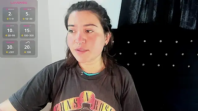 Snapshot of lizz_greys chatting on 10-17-25, 07:37 lizz greys online show from 10-17-25, 07:37