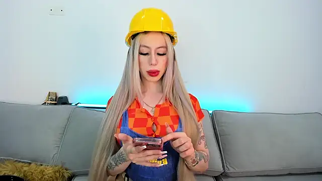 Sweet Soffi online show from 10-18-25, 03:52