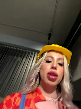 Sweet Soffi online show from 10-31-25, 03:03