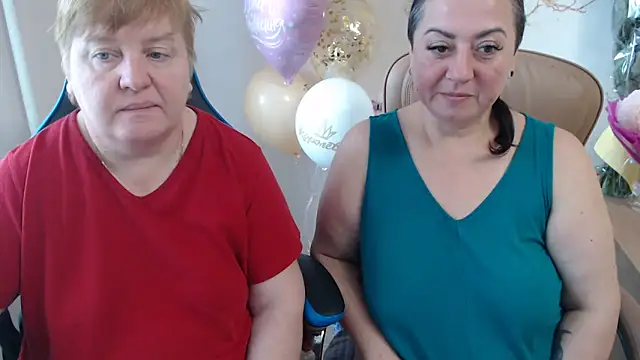 Snapshot of Bertie_Adeline chatting on 10-19-25, 08:06 Bertie Adeline online show from 10-19-25, 08:06