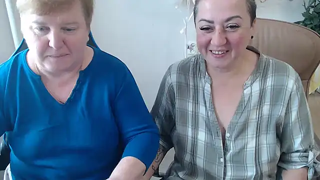 Snapshot of Bertie_Adeline chatting on 10-14-25, 09:21 Bertie Adeline online show from 10-14-25, 09:21