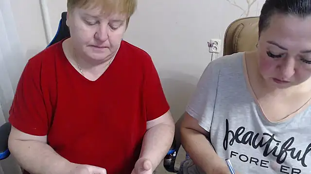 Snapshot of Bertie_Adeline chatting on 10-10-25, 05:25 Bertie Adeline online show from 10-10-25, 05:25