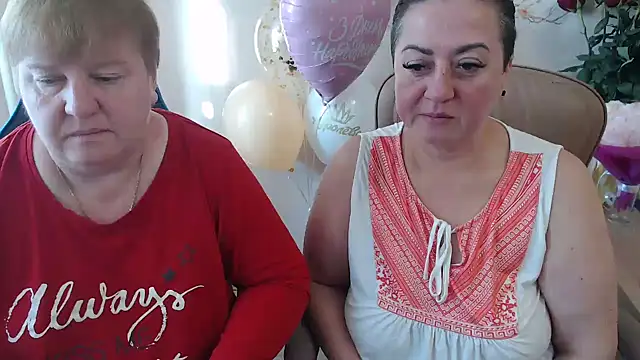 Snapshot of Bertie_Adeline chatting on 10-16-25, 06:32 Bertie Adeline online show from 10-16-25, 06:32