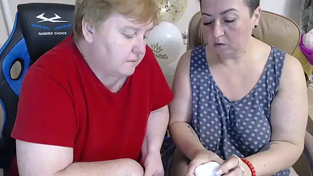 Snapshot of Bertie_Adeline chatting on 10-18-25, 07:38 Bertie Adeline online show from 10-18-25, 07:38