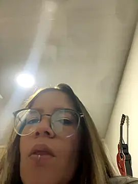 Snapshot of Allison_Bailey chatting on 10-04-25, 12:12 Allison Bailey online show from 10-04-25, 12:12