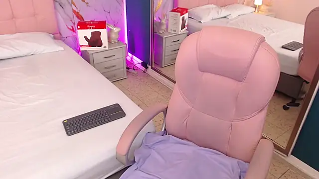 Red kytty6 online show from 11-17-25, 03:16