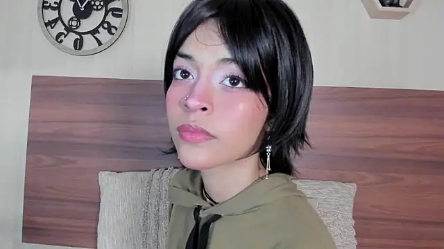 Snapshot of AnnyKitty_ chatting on 09-18-25, 04:04 AnnyKitty online show from 09-18-25, 04:04