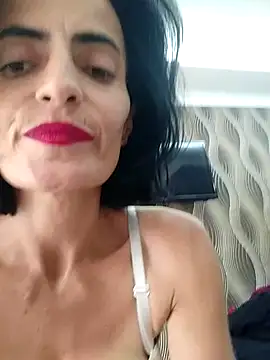 Gecenin Kralicesi online show from 10-23-25, 11:42