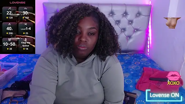 Snapshot of ebony_NeighborMoans chatting on 10-08-25, 03:19 ebony NeighborMoans online show from 10-08-25, 03:19