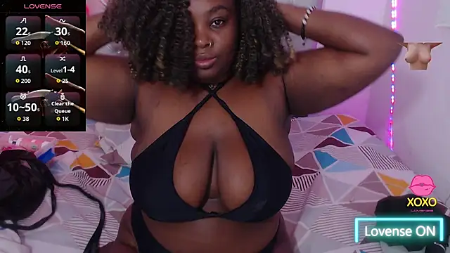 Snapshot of ebony_NeighborMoans chatting on 09-18-25, 03:20 ebony NeighborMoans online show from 09-18-25, 03:20