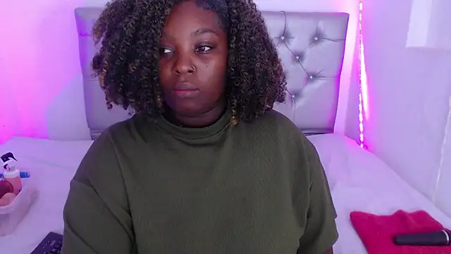 Snapshot of ebony_NeighborMoans chatting on 10-02-25, 03:10 ebony NeighborMoans online show from 10-02-25, 03:10