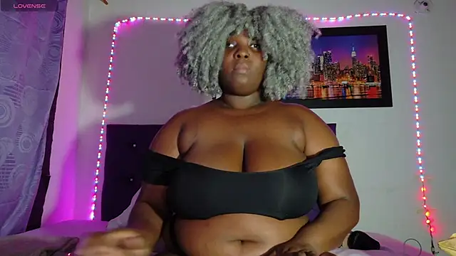 ebony NeighborMoans online show from 05-08-26, 11:36