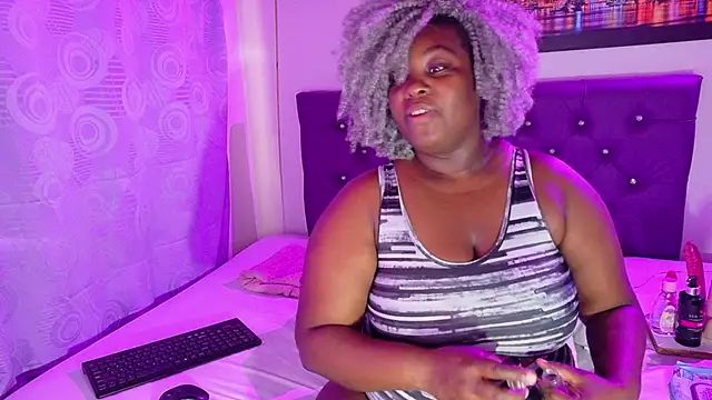ebony NeighborMoans online show from 05-28-26, 11:38